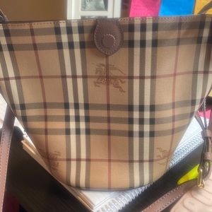 Burberry bucket purse. Used once. Excellent condition.